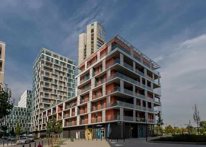 Balcony - Sunny - Modern 公寓 *