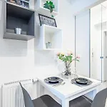 Apartamento Balcony - Sunny - Modern