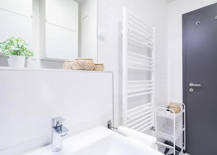 Balcony - Sunny - Modern Apartamento