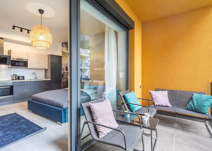 Balcony - Sunny - Modern