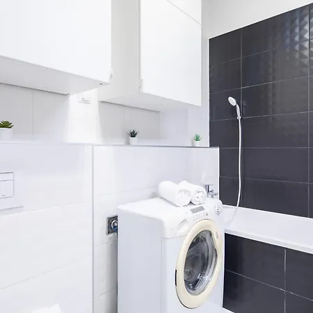 Balcony - Sunny - Modern